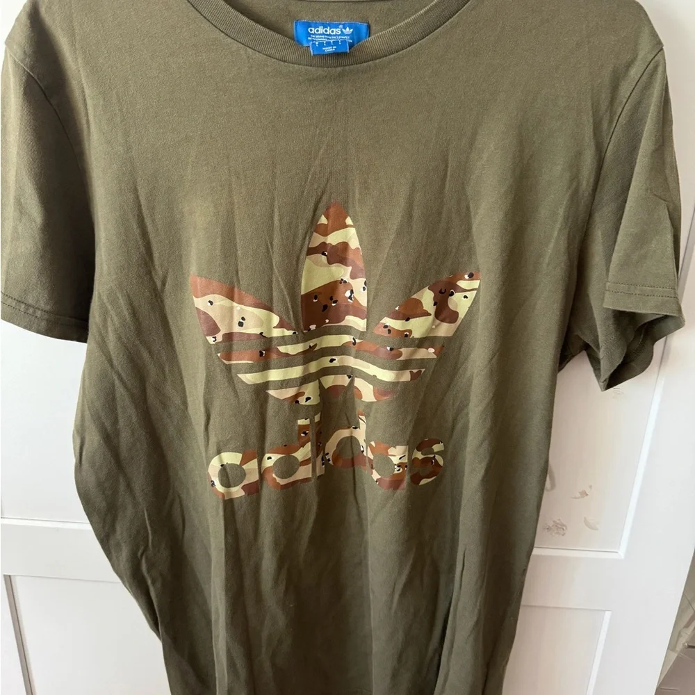 adidas Olive Green Short Sleeve Tee with Camo Trefoil